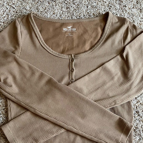 Hollister Long Sleeve Henley - Picture 1 of 1